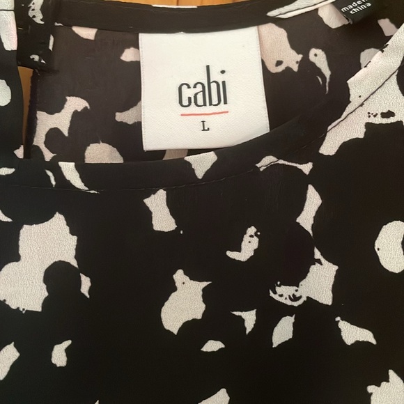 CAbi Dixon sleeveless blouse, size Large, black/white abstract floral,style 5353 - Picture 3 of 12